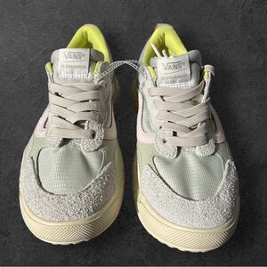 New Vans Ultrarange Neo VR3 Shoe Light Yellow Multi Unisex| W9, M7.5